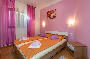 5-Bedroom House in Nedešćina for Up to 9 Guests