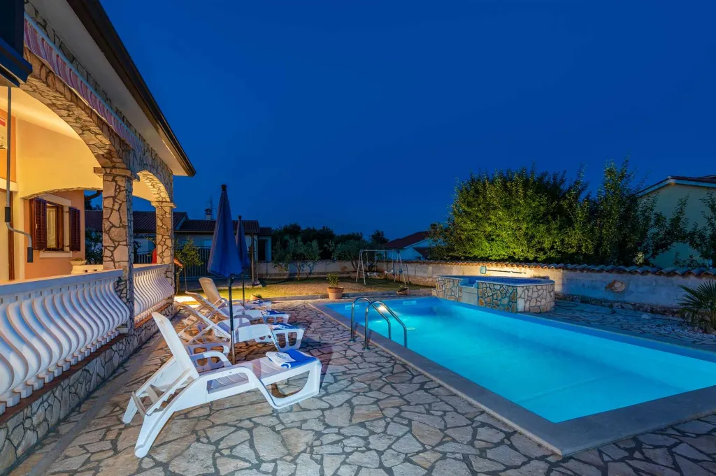 5-Bedroom House in Nedešćina for Up to 9 Guests
