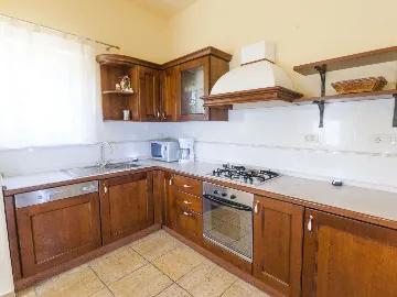5-Bedroom House with Terrace Jacuzzi in Premantura