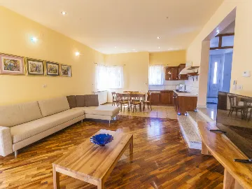 5-Bedroom House with Terrace Jacuzzi in Premantura