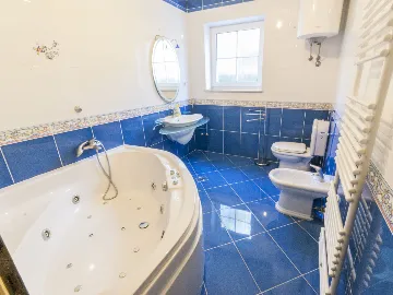 5-Bedroom House with Terrace Jacuzzi in Premantura