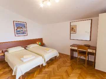 5-Bedroom House with Terrace Jacuzzi in Premantura