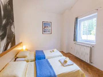 5-Bedroom House with Terrace Jacuzzi in Premantura