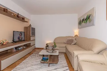 House in Labin with Private Pool for 7 Guests