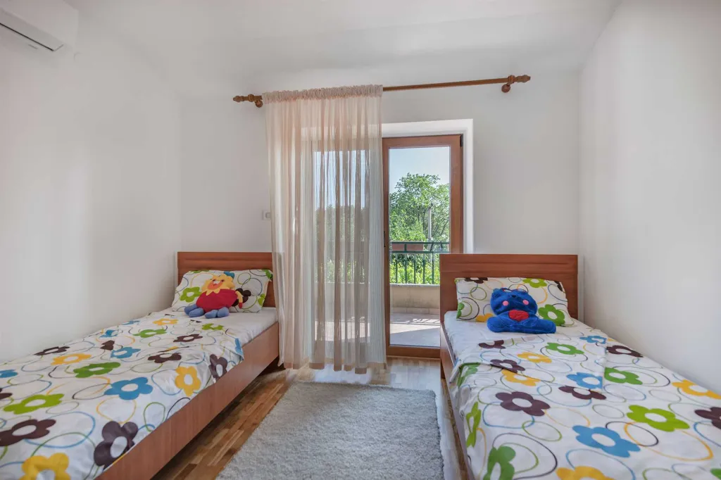House in Labin with Private Pool for 7 Guests