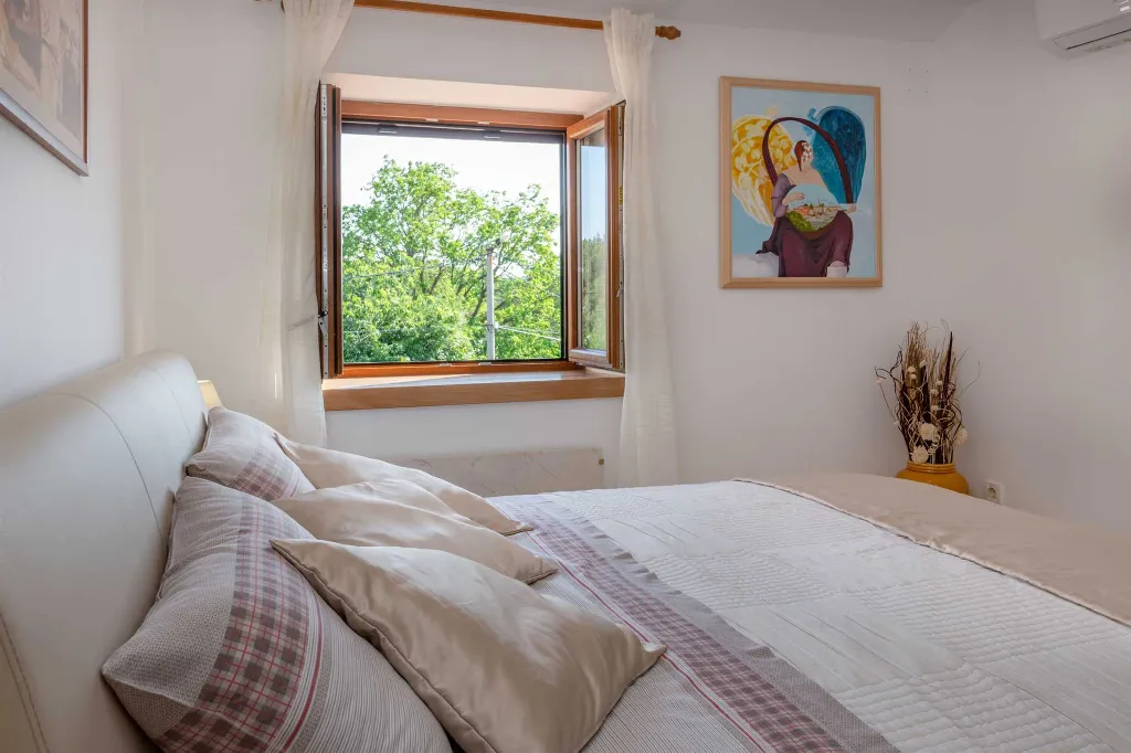 House in Labin with Private Pool for 7 Guests