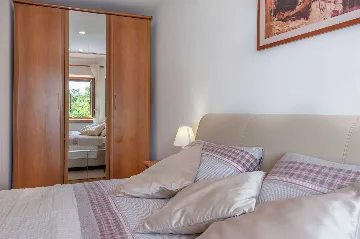 House in Labin with Private Pool for 7 Guests