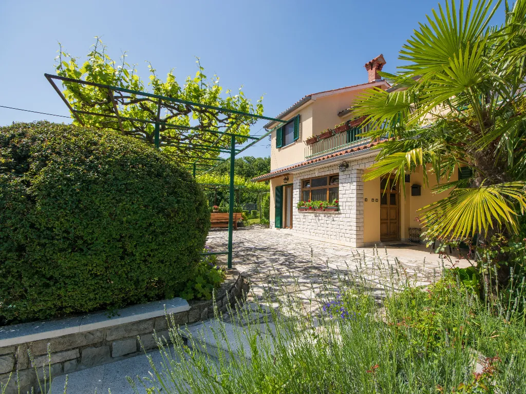 House in Labin with Private Pool for 7 Guests