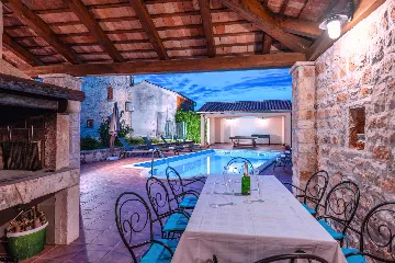 5-Bedroom House in Svetvinčenat for Up to 10