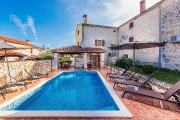 5-Bedroom House in Svetvinčenat for Up to 10