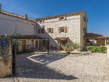 5-Bedroom House in Svetvinčenat for Up to 10