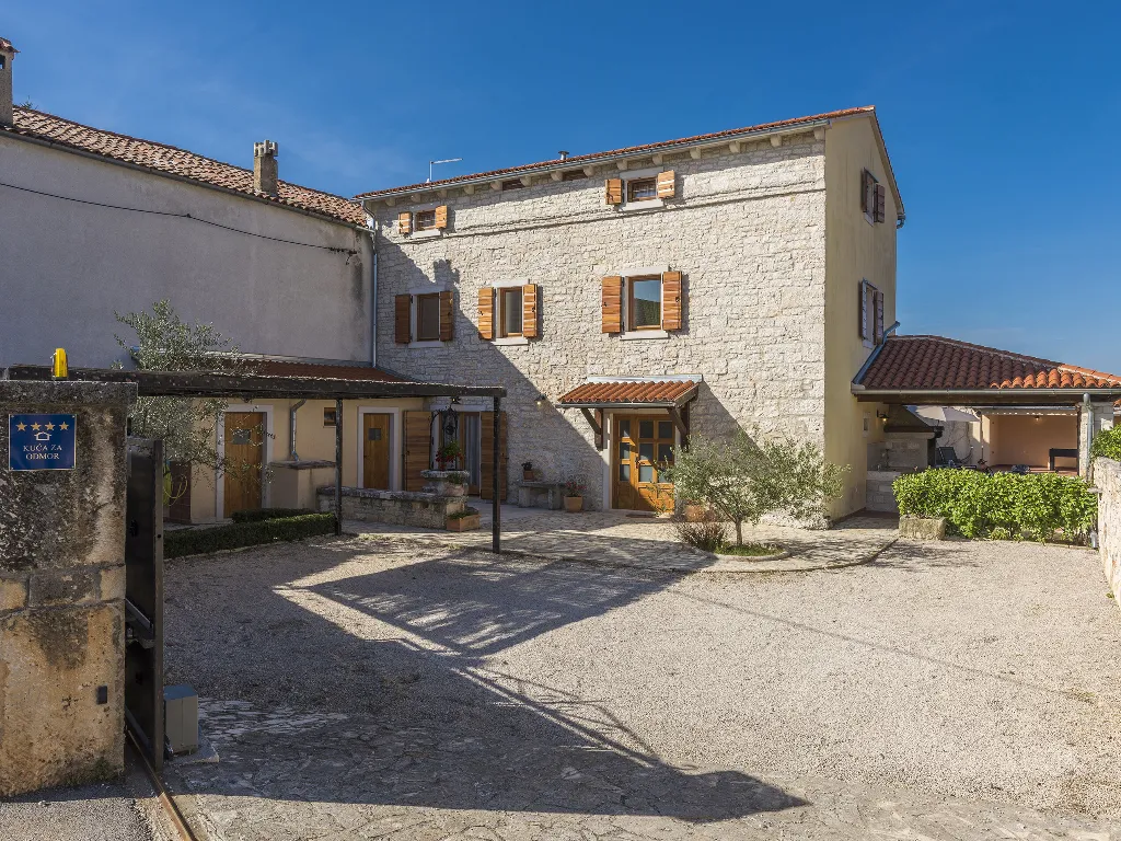 5-Bedroom House in Svetvinčenat for Up to 10