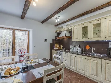 5-Bedroom House in Svetvinčenat for Up to 10