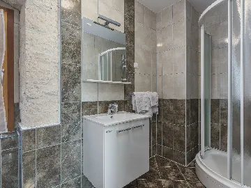 5-Bedroom House in Svetvinčenat for Up to 10