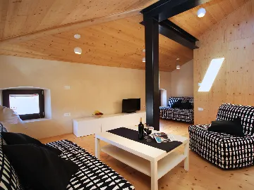 3-Bedroom House in Galižana for Up to 16