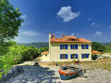 Raša Villa House with Pool for up to 10 Guests