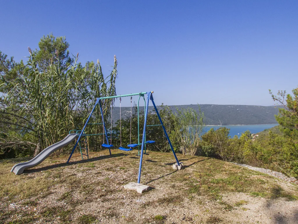 Raša Villa House with Pool for up to 10 Guests