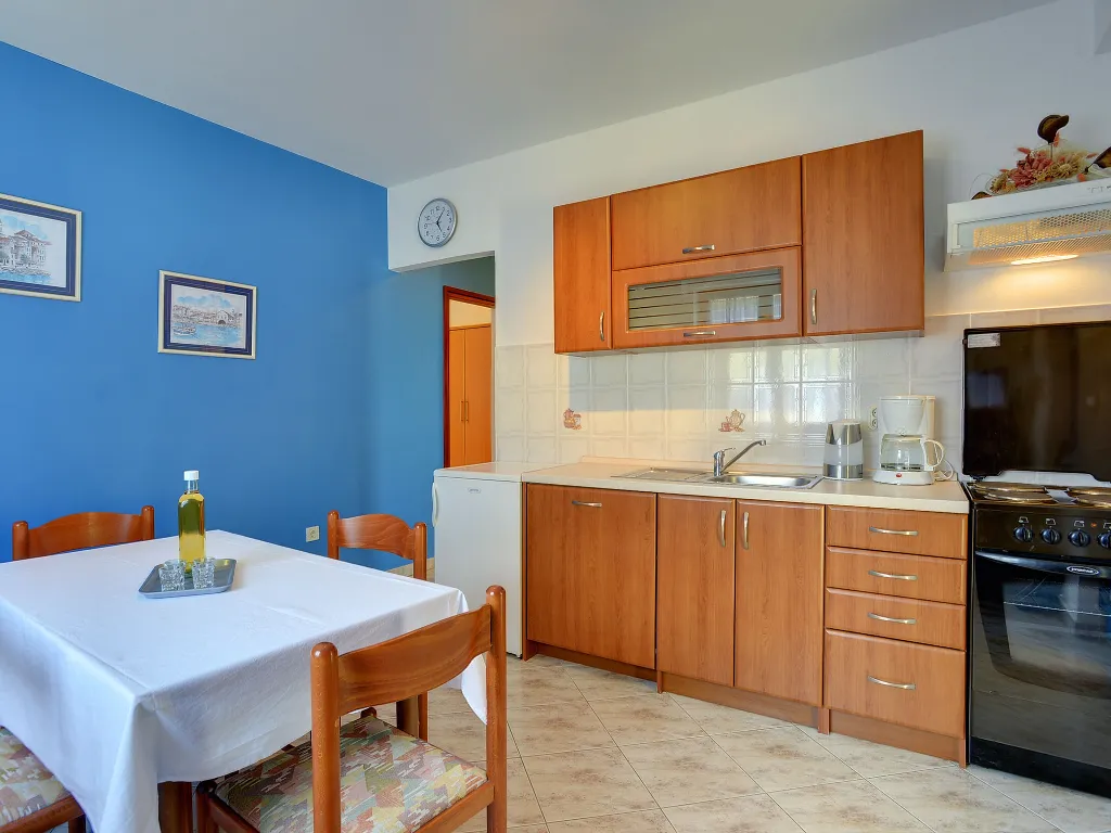 Raša Villa House with Pool for up to 10 Guests