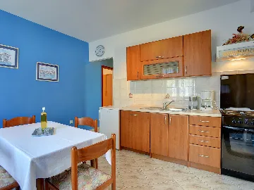 Raša Villa House with Pool for up to 10 Guests