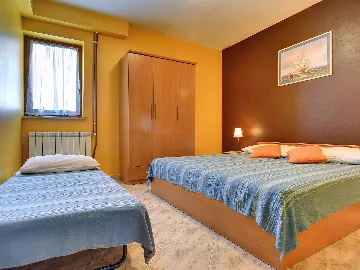 Raša Villa House with Pool for up to 10 Guests