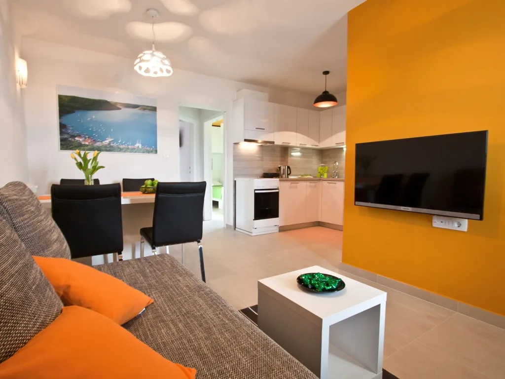 Raša Villa House with Pool for up to 10 Guests
