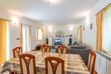 3-Bedroom House with Private Pool in Labin