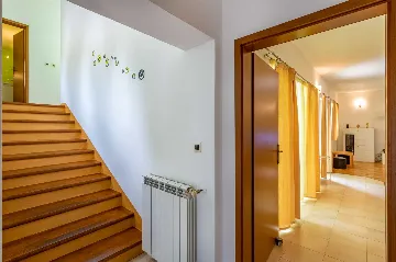 3-Bedroom House with Private Pool in Labin