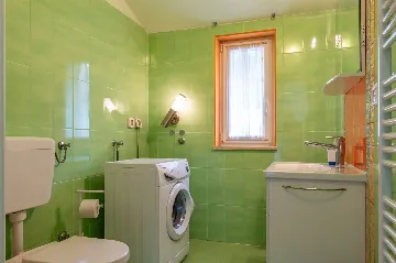 3-Bedroom House with Private Pool in Labin