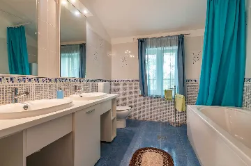 3-Bedroom House with Private Pool in Labin