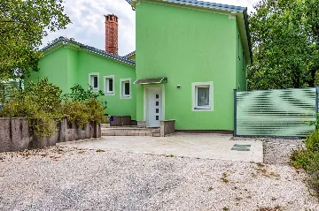 3-Bedroom House with Private Pool in Labin