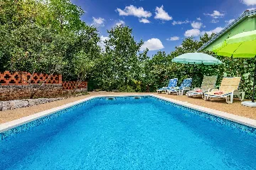 3-Bedroom House with Private Pool in Labin