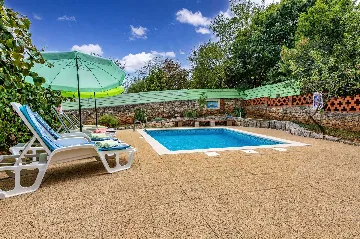 3-Bedroom House with Private Pool in Labin