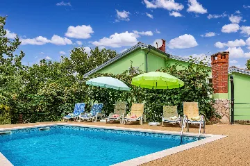 3-Bedroom House with Private Pool in Labin