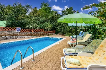 3-Bedroom House with Private Pool in Labin