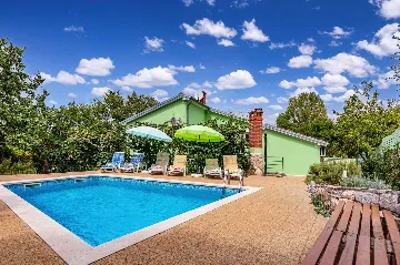 3-Bedroom House with Private Pool in Labin