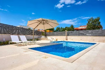 House with Sea View in Banjole for 5 Guests