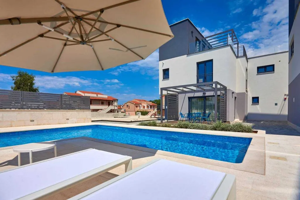 House with Sea View in Banjole for 5 Guests