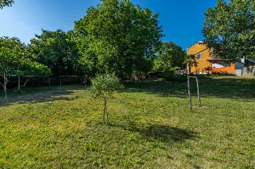 3-Bedroom House with Private Pool in Šušnjevica