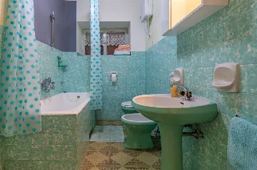 3-Bedroom House with Private Pool in Šušnjevica