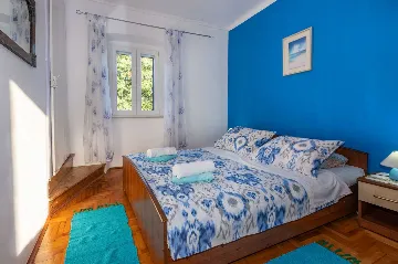 3-Bedroom House with Private Pool in Šušnjevica