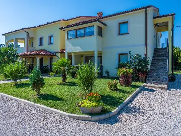 House in Labin for 13 Guests with Large Pool