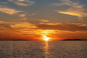 1-Bedroom House in Povljana for Up to 4 Guests