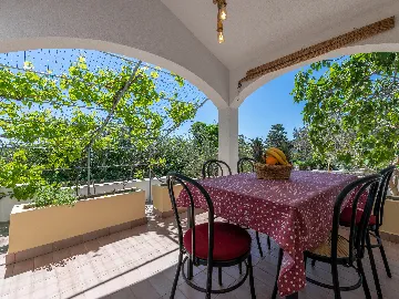 1-Bedroom House in Povljana for Up to 4 Guests