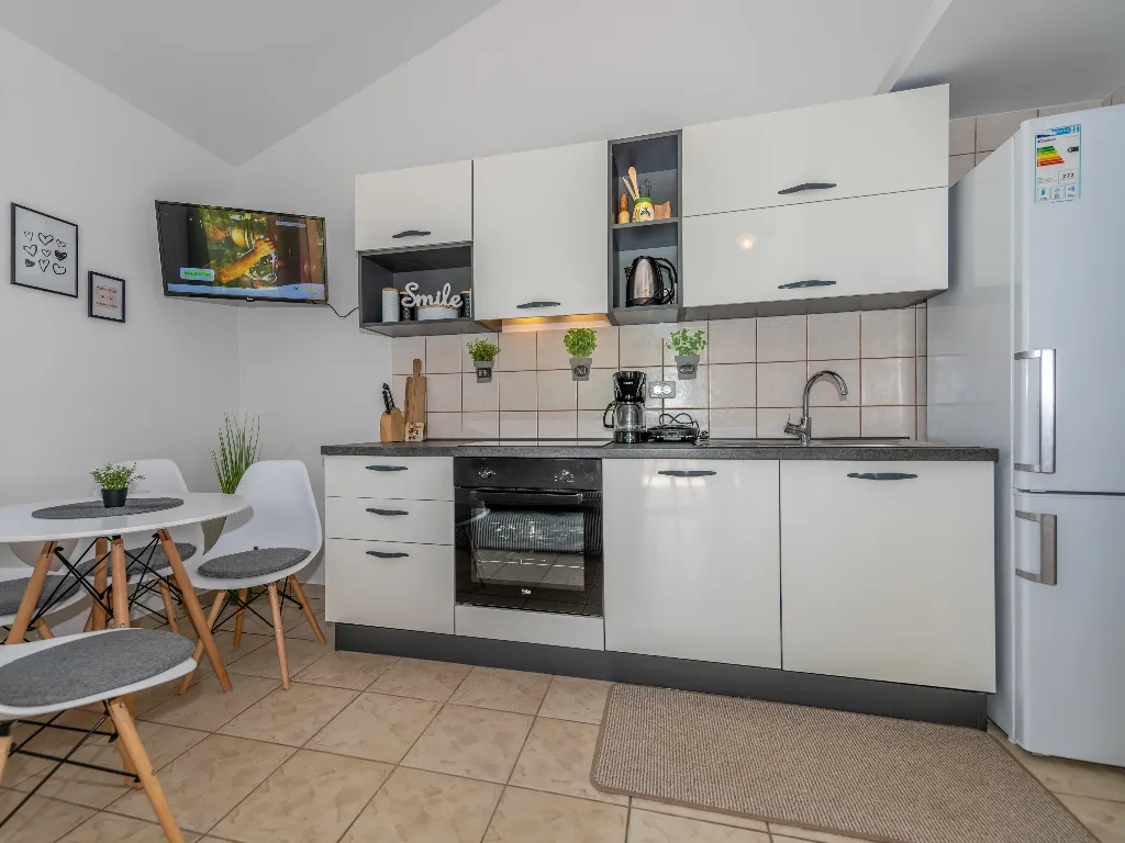 1-Bedroom House in Povljana for Up to 4 Guests
