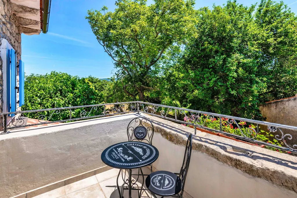 House in Nedešćina for 6 Guests with Pool