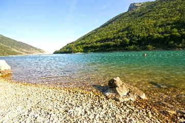 House in Nedešćina for 6 Guests with Pool