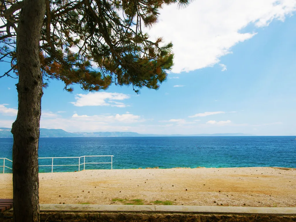 House in Nedešćina for 6 Guests with Pool