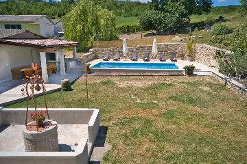 Pazin 4-Bedroom House with Private Pool