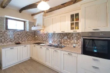 Pazin 4-Bedroom House with Private Pool