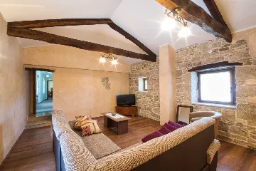 Pazin 4-Bedroom House with Private Pool